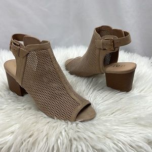 Unisa Unopalo-T Nude Open Toe Suede Booties w Chunky Heel, Size 8.5